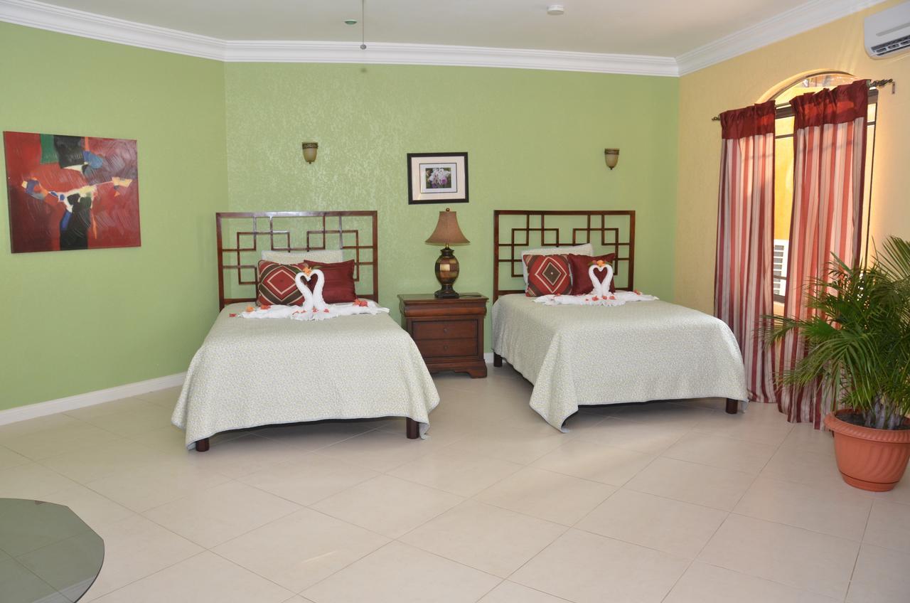 Milbrooks Resort 몬테고 베이 외부 사진