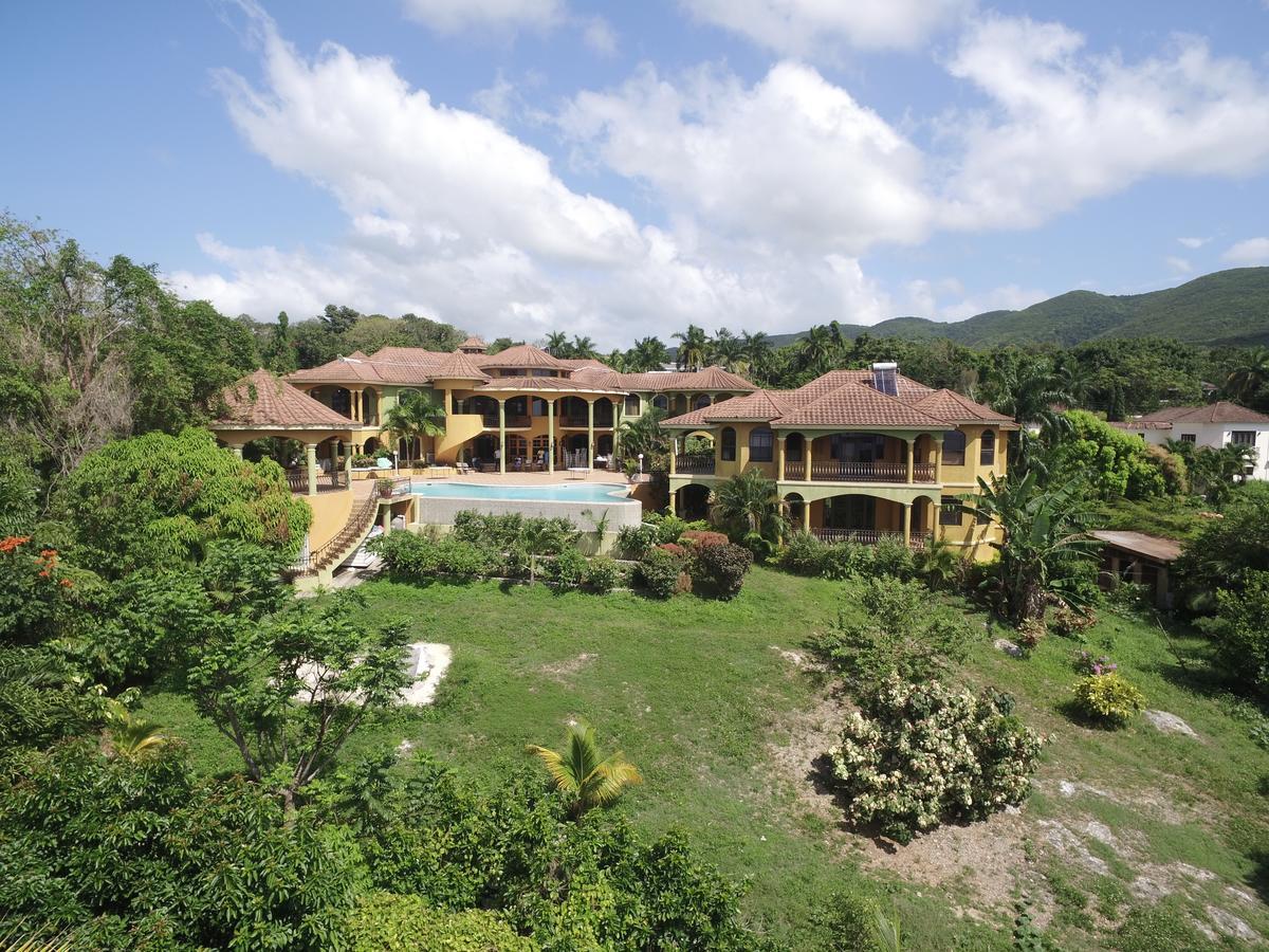 Milbrooks Resort 몬테고 베이 외부 사진