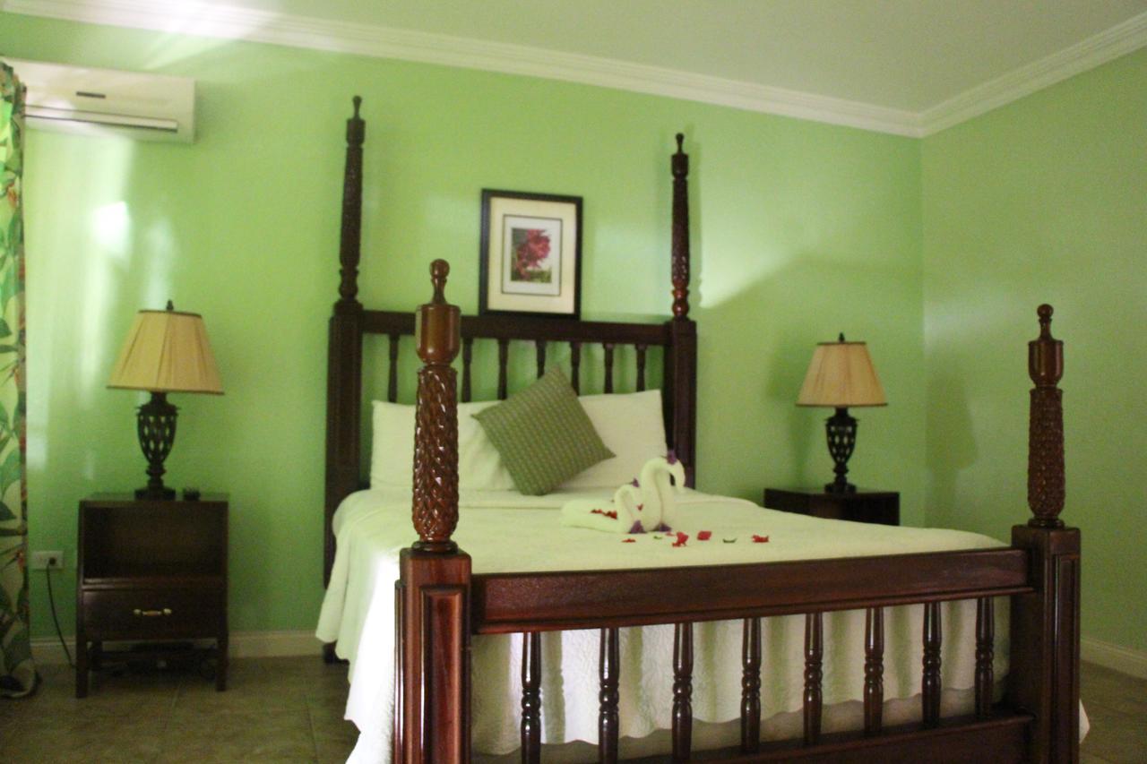 Milbrooks Resort 몬테고 베이 외부 사진